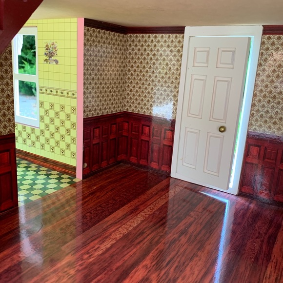 A Fancy Doll House - Picture 4 of 8